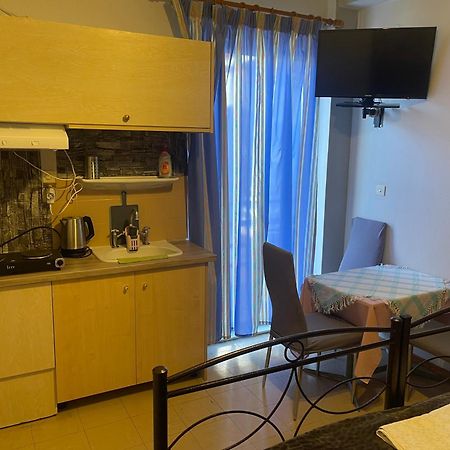Pislis Rooms Kamena Vourla Eksteriør billede